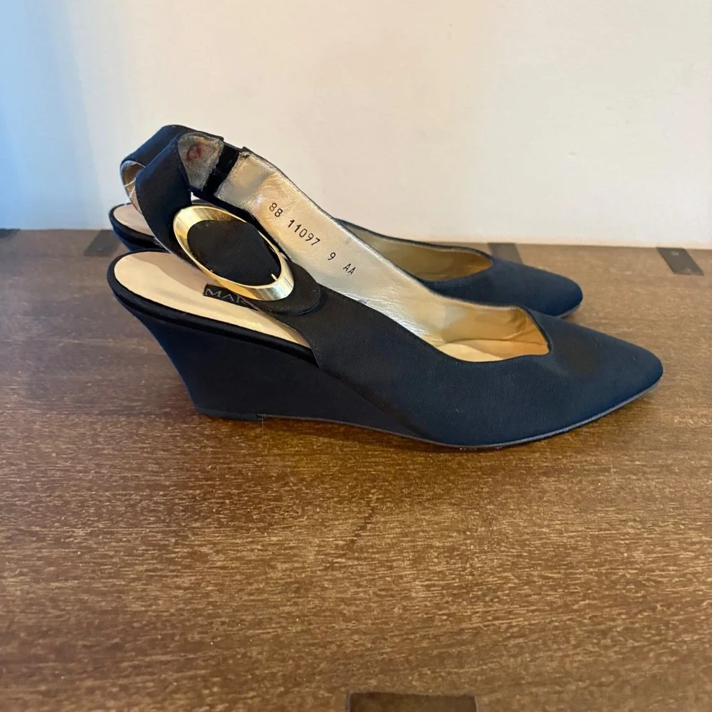 Martinez Valero Black‎ Ribbed Fabric Wedge Slingback Pumps Gold Buckle 9 AA
